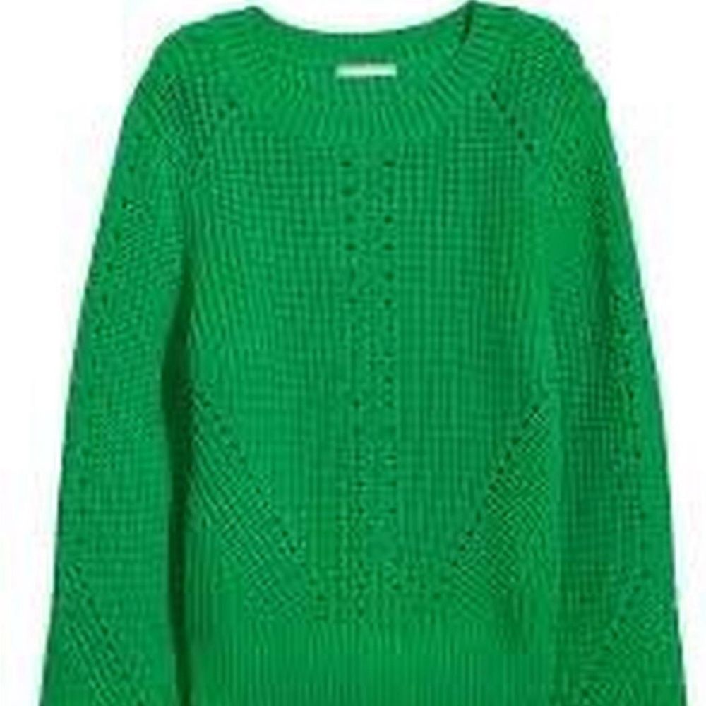 H&M KNIT SWEATER.  Size XS.  Like new.  In great condition.  No rips or stains